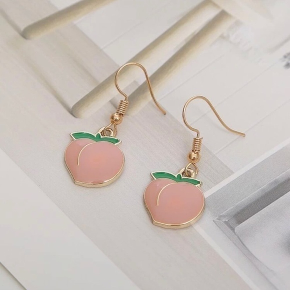 3/$30 💛 Peach Drop Earrings